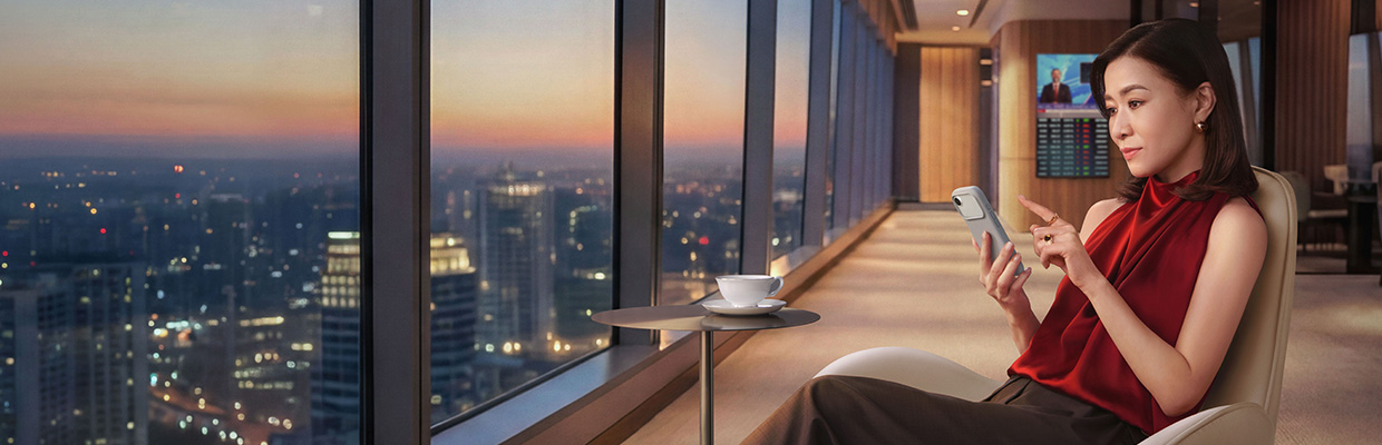 陈思铭为汇丰卓越理财拍摄广告硬照；图片使用于汇丰卓越理财专业知识及尊属优惠